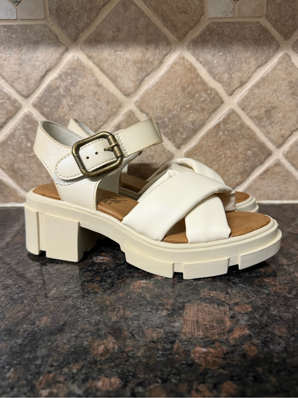 Blowfish Comilla Sandal in Soft Cloud platform Bone color